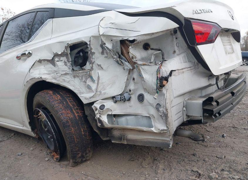 Photo 18 of 2019 Nissan Altima 2.5 S (VIN 1N4BL4BV1KC232047)