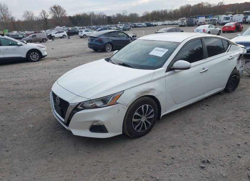 Photo 2 of 2019 Nissan Altima 2.5 S (VIN 1N4BL4BV1KC232047)