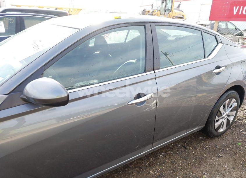 Photo 15 of 2019 Nissan Altima 2.5 S (VIN 1N4BL4BV1KC248717)