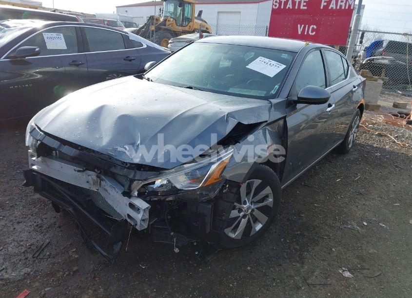 Photo 2 of 2019 Nissan Altima 2.5 S (VIN 1N4BL4BV1KC248717)