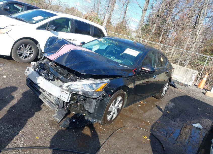 Photo 2 of 2019 Nissan Altima 2.5 S (VIN 1N4BL4BV1KC253125)