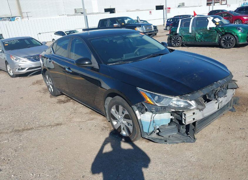 2019 Nissan Altima 2.5 S (VIN 1N4BL4BV1KN305258) main photo