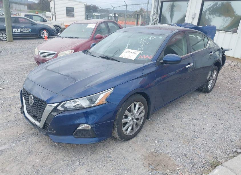 Photo 2 of 2020 Nissan Altima S FWD (VIN 1N4BL4BV1LC122570)