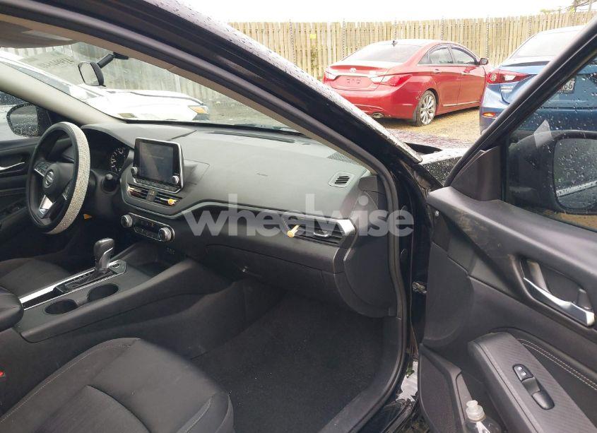 Photo 5 of 2020 Nissan Altima S FWD (VIN 1N4BL4BV1LC132922)