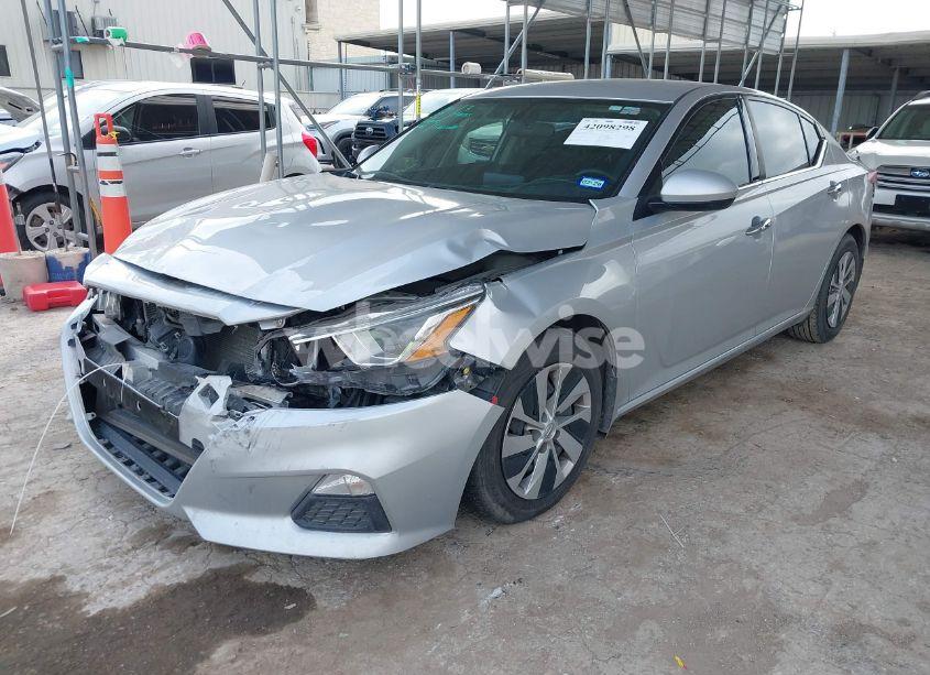 Photo 2 of 2020 Nissan Altima S FWD (VIN 1N4BL4BV1LC174085)