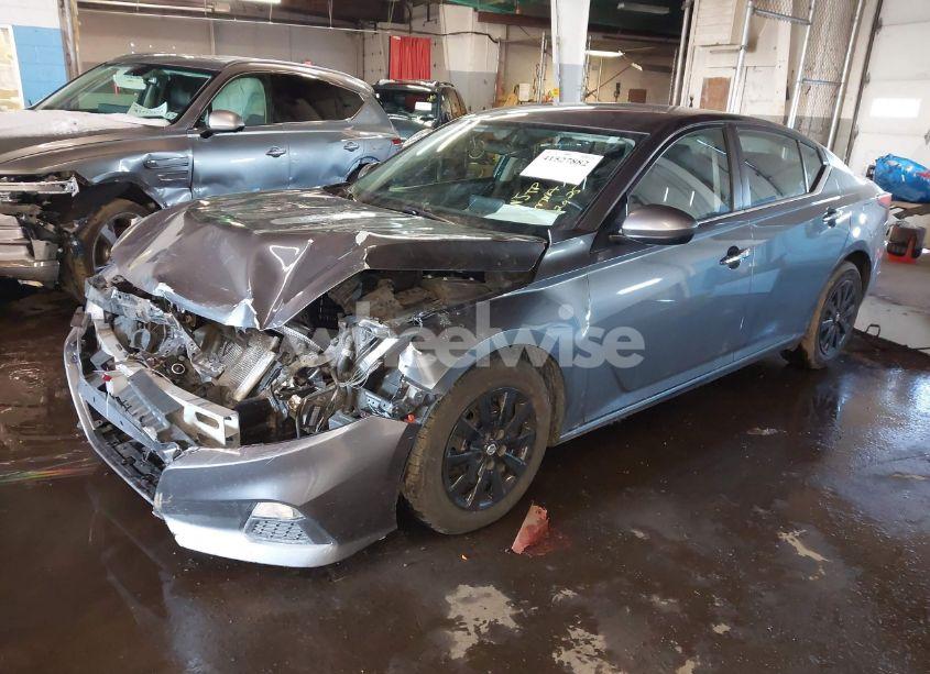 Photo 2 of 2020 Nissan Altima S FWD (VIN 1N4BL4BV1LC212060)