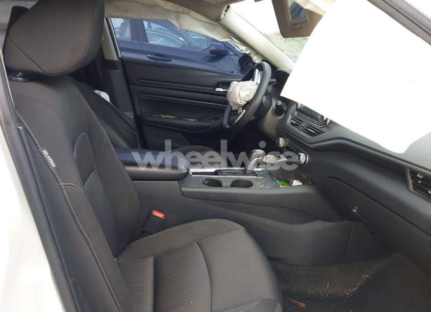 Photo 5 of 2020 Nissan Altima S FWD (VIN 1N4BL4BV1LC221082)