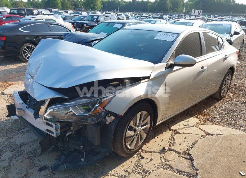 Photo 2 of 2020 Nissan Altima S FWD (VIN 1N4BL4BV1LC246578)