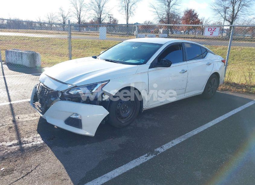 Photo 2 of 2020 Nissan Altima S FWD (VIN 1N4BL4BV1LC261114)