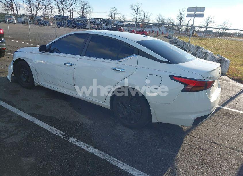 Photo 3 of 2020 Nissan Altima S FWD (VIN 1N4BL4BV1LC261114)