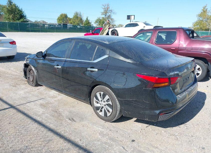 Photo 3 of 2021 Nissan Altima S FWD (VIN 1N4BL4BV1MN390427)