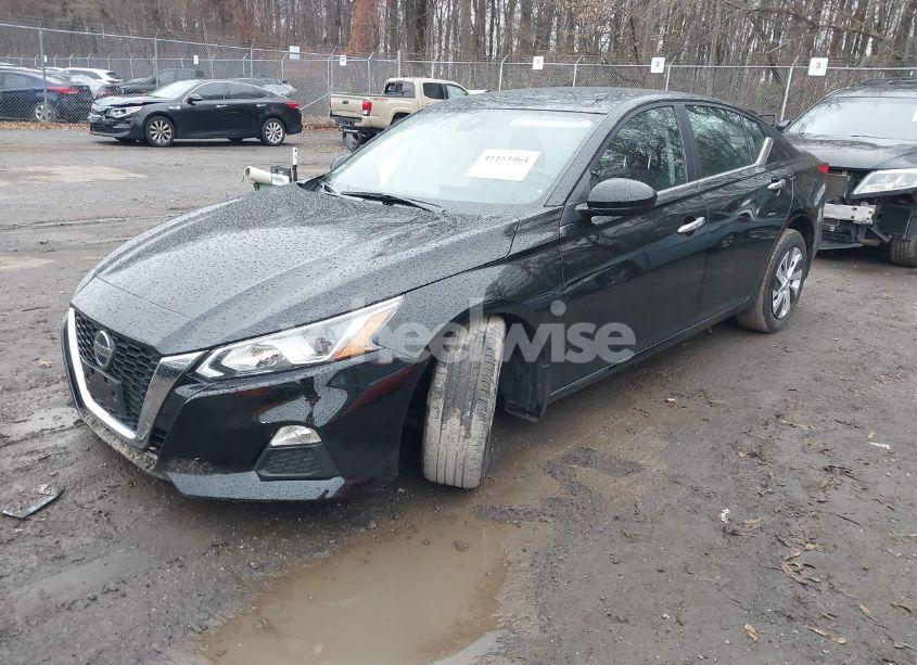 Photo 2 of 2021 Nissan Altima S FWD (VIN 1N4BL4BV1MN422387)