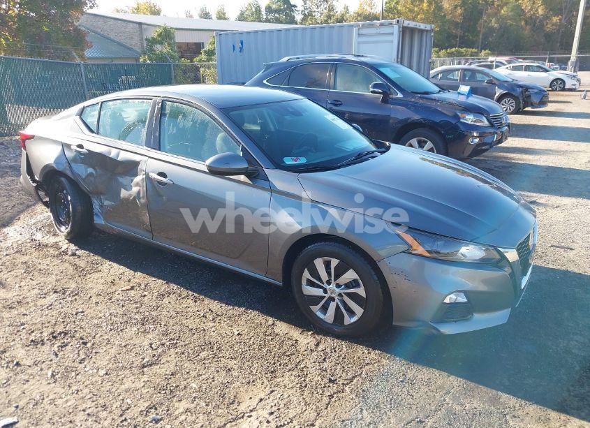 2022 Nissan Altima S FWD (VIN 1N4BL4BV1NN330925) main photo