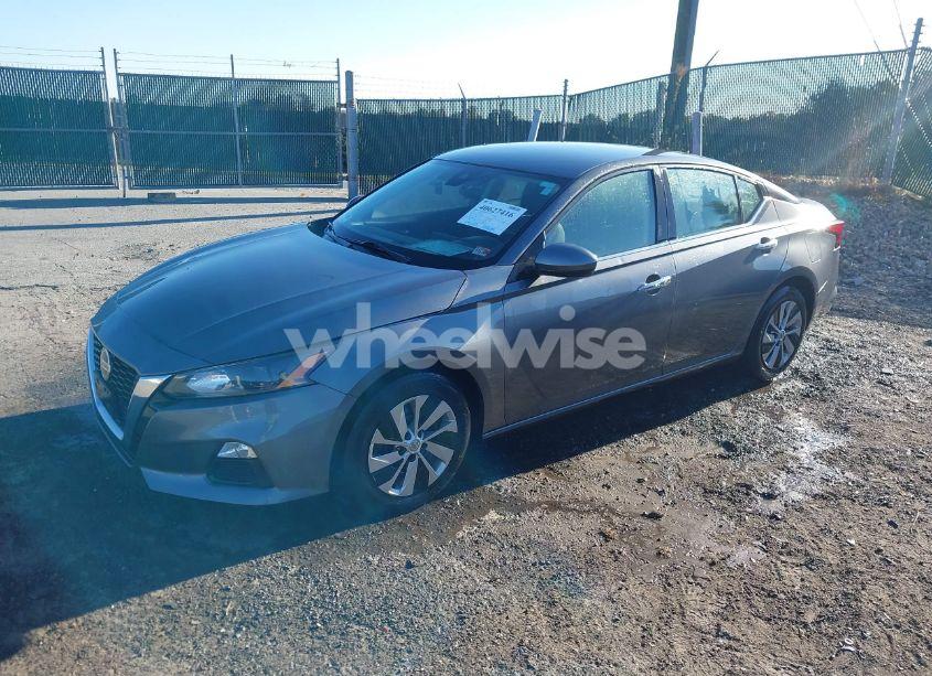 Photo 2 of 2022 Nissan Altima S FWD (VIN 1N4BL4BV1NN330925)