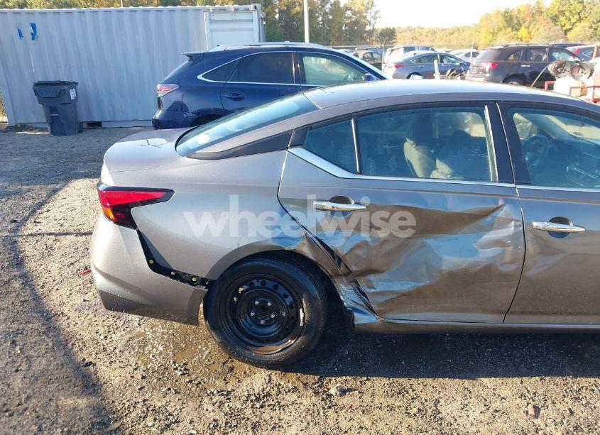 Photo 6 of 2022 Nissan Altima S FWD (VIN 1N4BL4BV1NN330925)