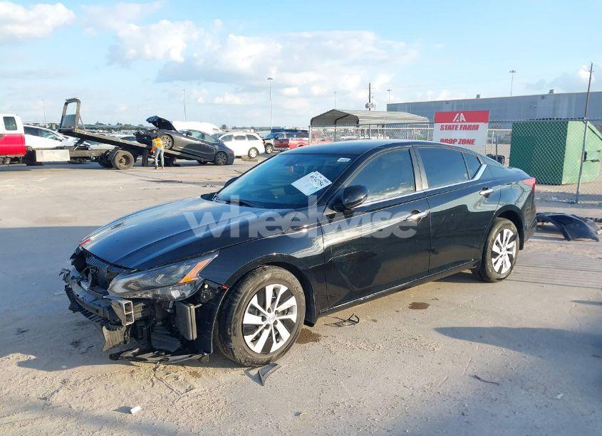 Photo 2 of 2023 Nissan Altima S FWD (VIN 1N4BL4BV1PN308362)