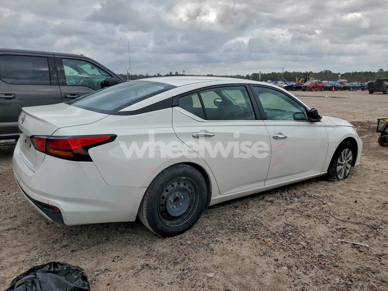 Photo 3 of 2024 NISSAN ALTIMA S (VIN 1N4BL4BV1RN361839)