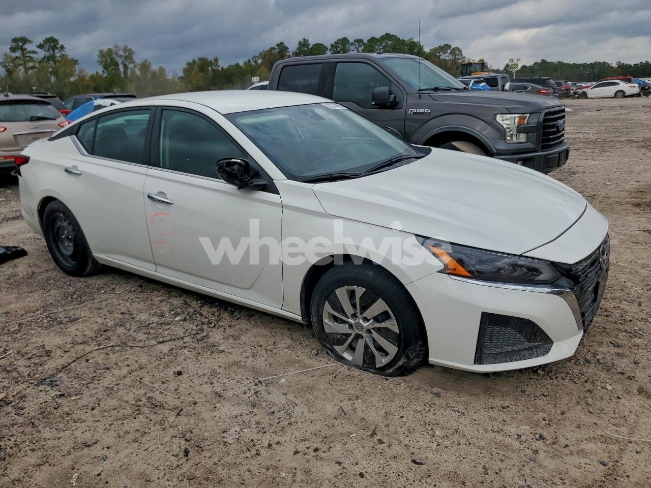 Photo 4 of 2024 NISSAN ALTIMA S (VIN 1N4BL4BV1RN361839)