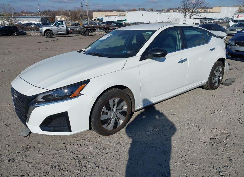 Photo 2 of 2024 Nissan Altima S FWD (VIN 1N4BL4BV1RN369889)