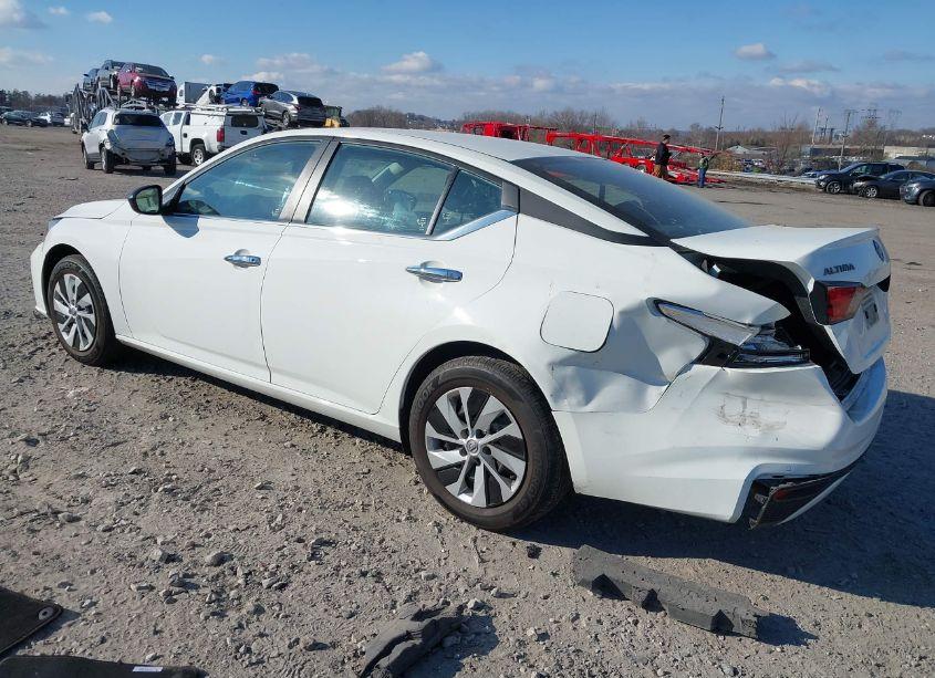 Photo 3 of 2024 Nissan Altima S FWD (VIN 1N4BL4BV1RN369889)