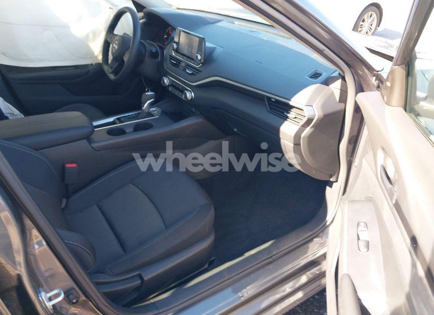 Photo 5 of 2024 Nissan Altima S FWD (VIN 1N4BL4BV1RN389933)