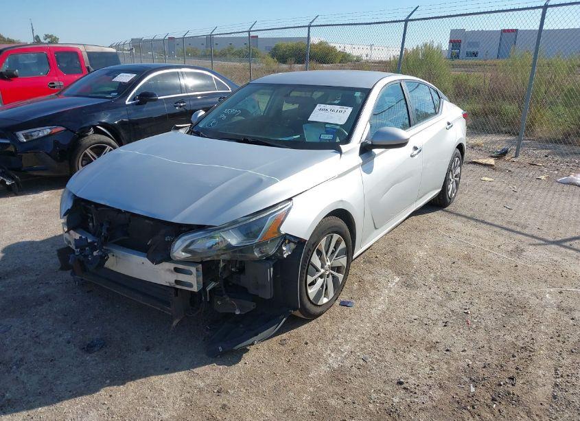 Photo 2 of 2019 Nissan Altima 2.5 S (VIN 1N4BL4BV2KC124715)