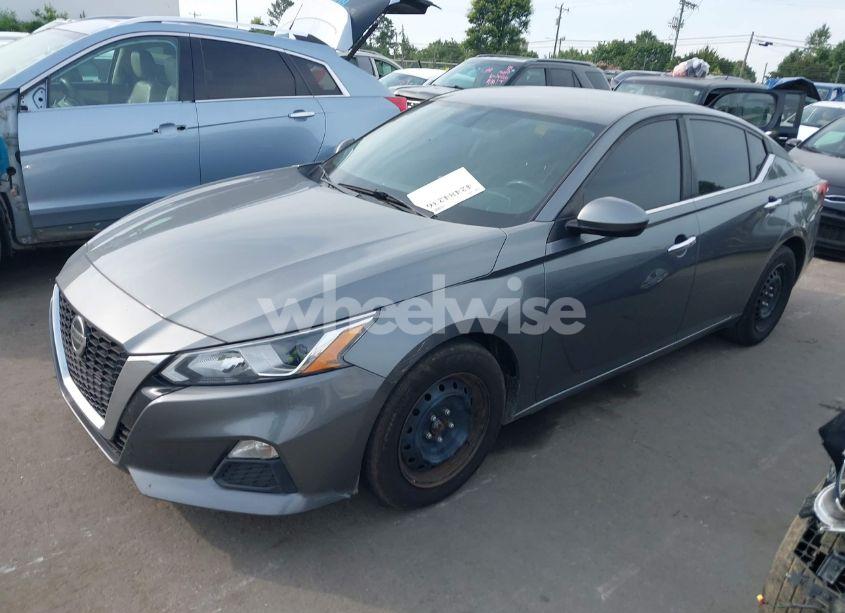 Photo 2 of 2019 Nissan Altima 2.5 S (VIN 1N4BL4BV2KC148027)
