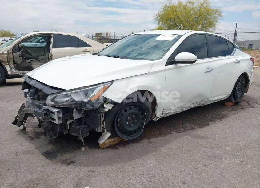 Photo 2 of 2019 Nissan Altima 2.5 S (VIN 1N4BL4BV2KC171081)