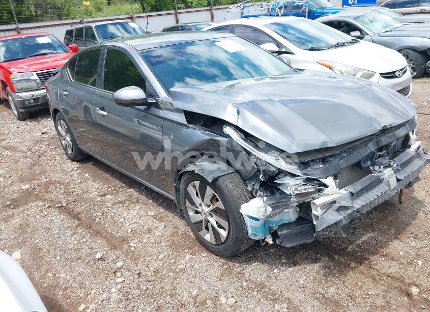 2019 Nissan Altima 2.5 S (VIN 1N4BL4BV2KC190861) main photo