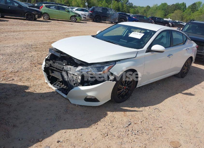 Photo 2 of 2019 Nissan Altima 2.5 S (VIN 1N4BL4BV2KC221302)