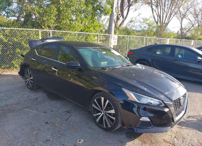 2019 Nissan Altima 2.5 S (VIN 1N4BL4BV2KC235183) main photo