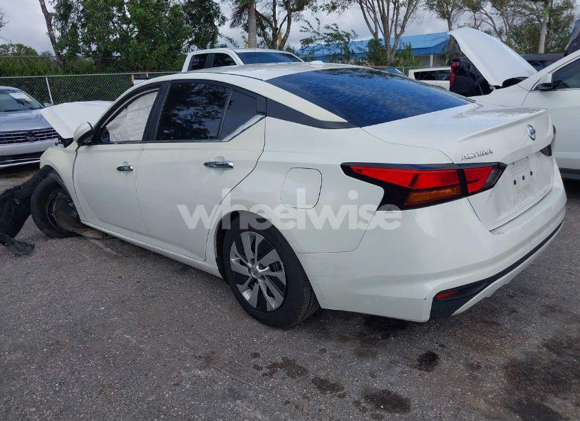 Photo 3 of 2019 Nissan Altima 2.5 S (VIN 1N4BL4BV2KC243168)