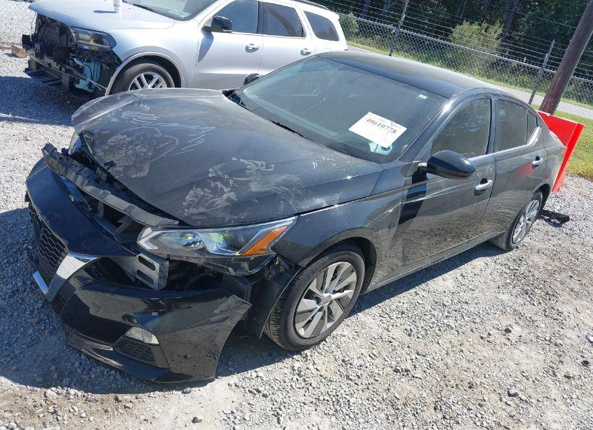 Photo 2 of 2019 Nissan Altima 2.5 S (VIN 1N4BL4BV2KC256566)