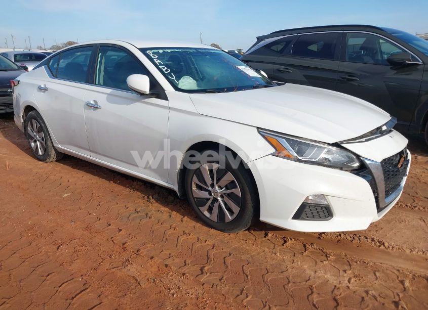 2019 Nissan Altima 2.5 S (VIN 1N4BL4BV2KN312980) main photo
