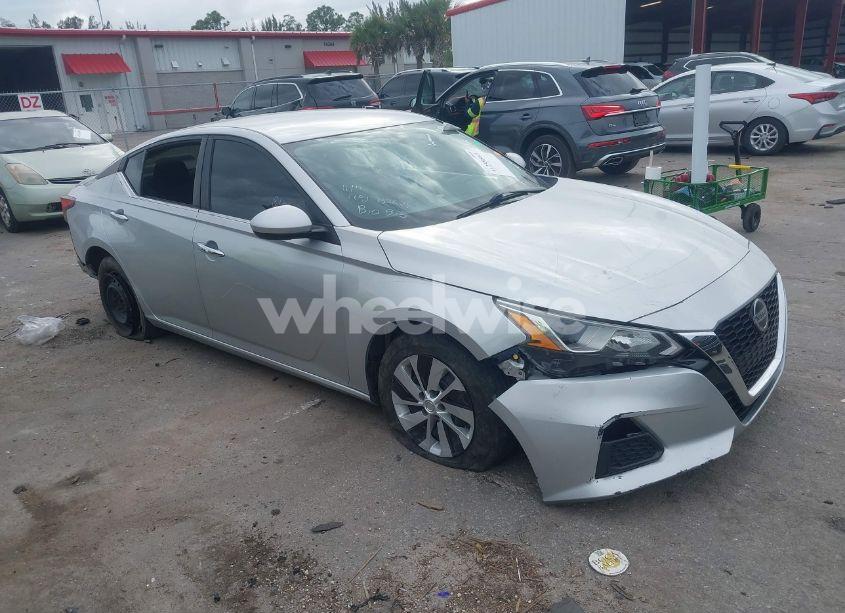 2020 Nissan Altima S FWD (VIN 1N4BL4BV2LC130628) main photo