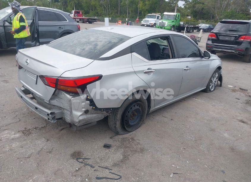 Photo 4 of 2020 Nissan Altima S FWD (VIN 1N4BL4BV2LC130628)