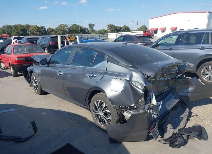 Photo 3 of 2020 Nissan Altima S FWD (VIN 1N4BL4BV2LC132363)