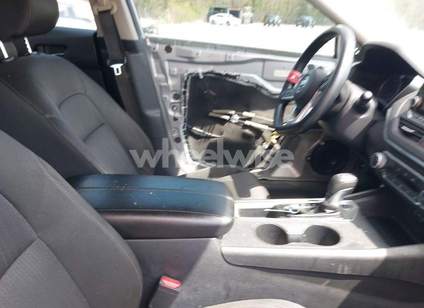 Photo 5 of 2020 Nissan Altima S FWD (VIN 1N4BL4BV2LC175570)