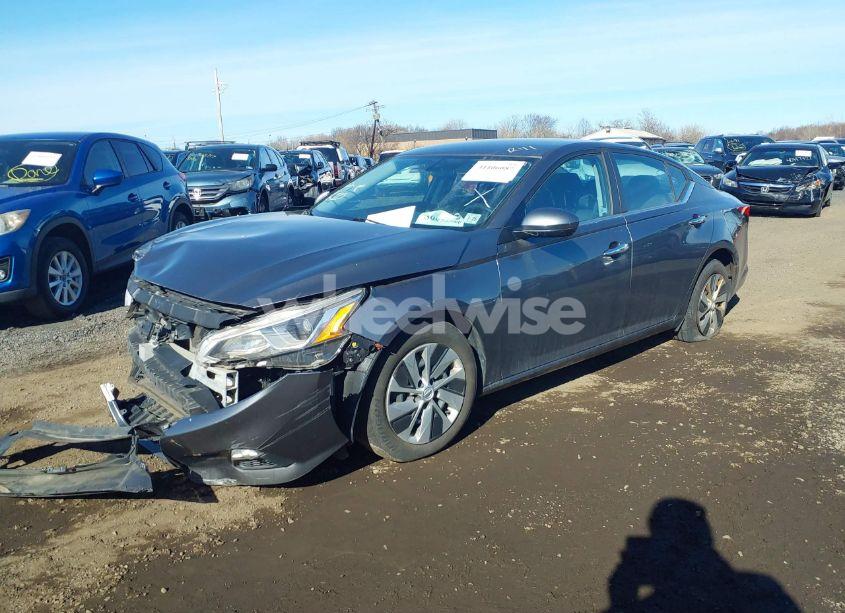 Photo 2 of 2020 Nissan Altima S FWD (VIN 1N4BL4BV2LC207577)