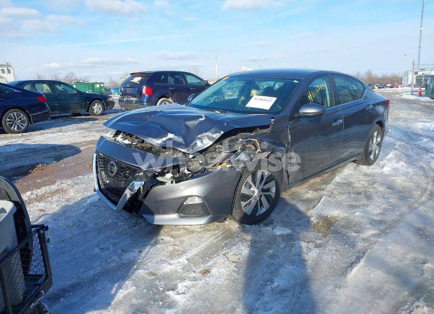 Photo 2 of 2020 Nissan Altima S FWD (VIN 1N4BL4BV2LC219390)