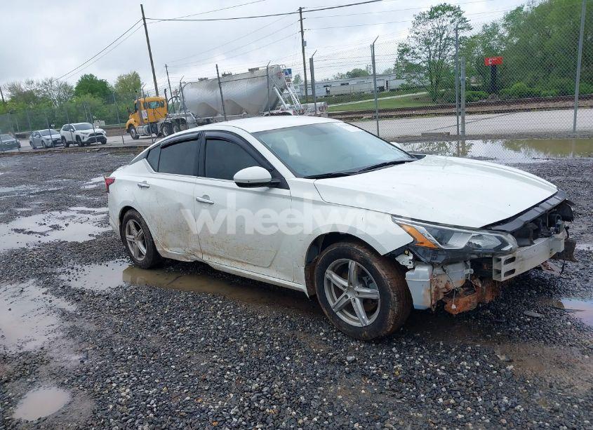 2020 Nissan Altima S FWD (VIN 1N4BL4BV2LC230065) main photo
