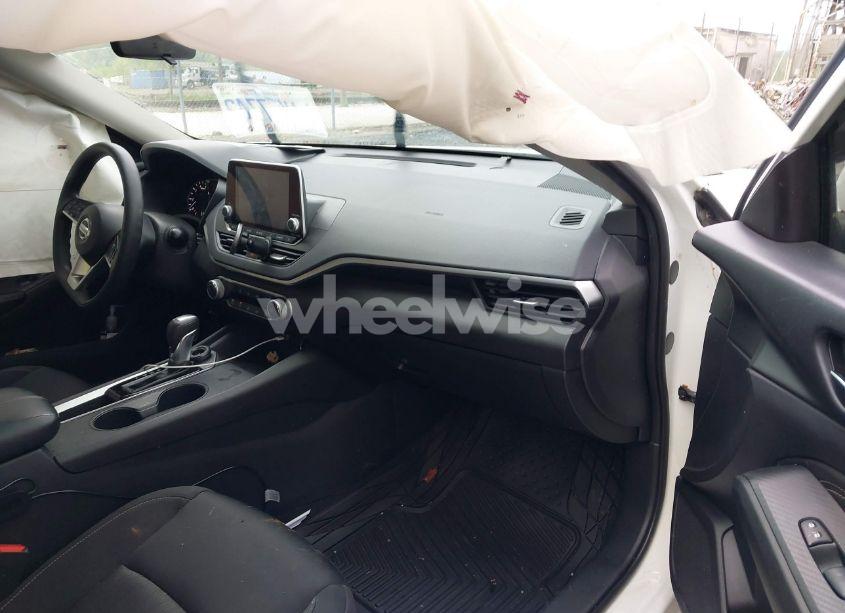 Photo 5 of 2020 Nissan Altima S FWD (VIN 1N4BL4BV2LC230065)