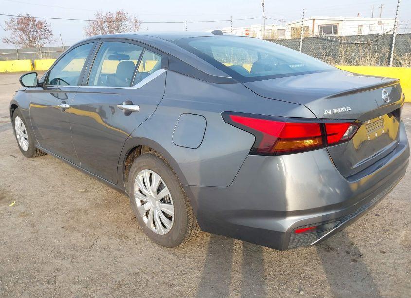 Photo 3 of 2020 Nissan Altima S FWD (VIN 1N4BL4BV2LC250798)