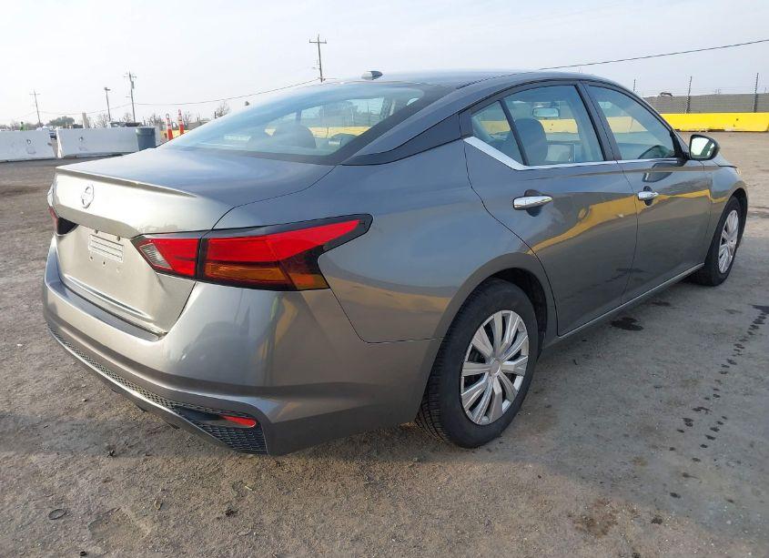 Photo 4 of 2020 Nissan Altima S FWD (VIN 1N4BL4BV2LC250798)