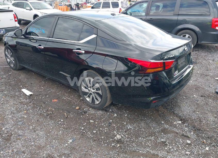 Photo 3 of 2020 Nissan Altima S FWD (VIN 1N4BL4BV2LC259758)