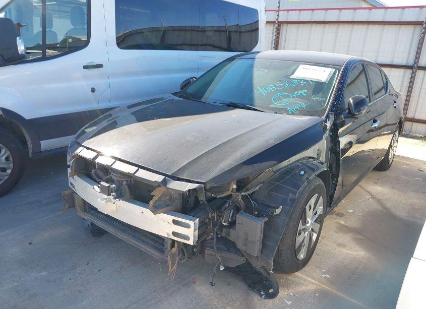 Photo 2 of 2020 Nissan Altima S FWD (VIN 1N4BL4BV2LC271487)