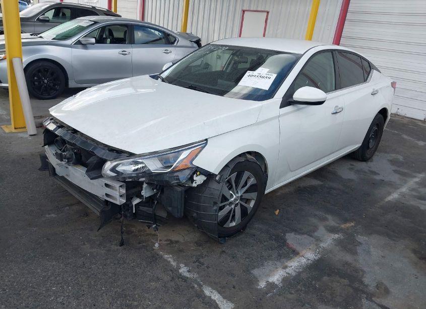 Photo 2 of 2020 Nissan Altima S FWD (VIN 1N4BL4BV2LC273370)