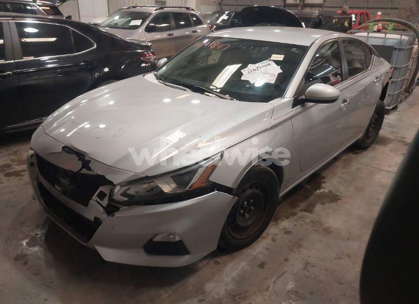Photo 2 of 2020 Nissan Altima S FWD (VIN 1N4BL4BV2LN314116)