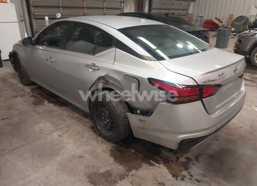 Photo 3 of 2020 Nissan Altima S FWD (VIN 1N4BL4BV2LN314116)