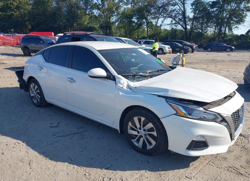 2020 Nissan Altima S FWD (VIN 1N4BL4BV2LN315735) main photo